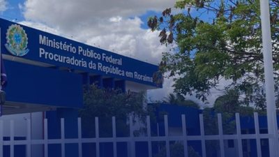 #ParaTodosVerem: arte na cor azul com foto da Procuradoria da República em Roraima ao fundo. A imagem é dividida em duas partes: uma azul-marinho, com o título da matéria e a outra com a foto do prédio-sede do MPF em Roraima.
