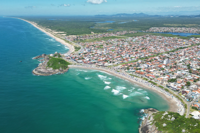 Foto aérea da Praia da Enseada, em São Francisco do Sul, Santa Catarina